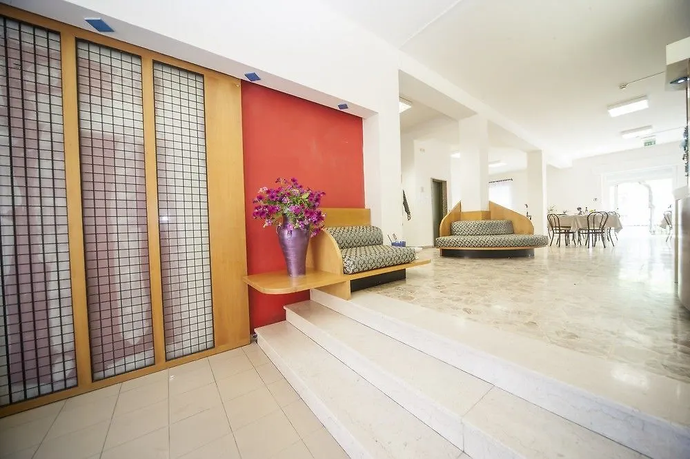 T Hotel Римини